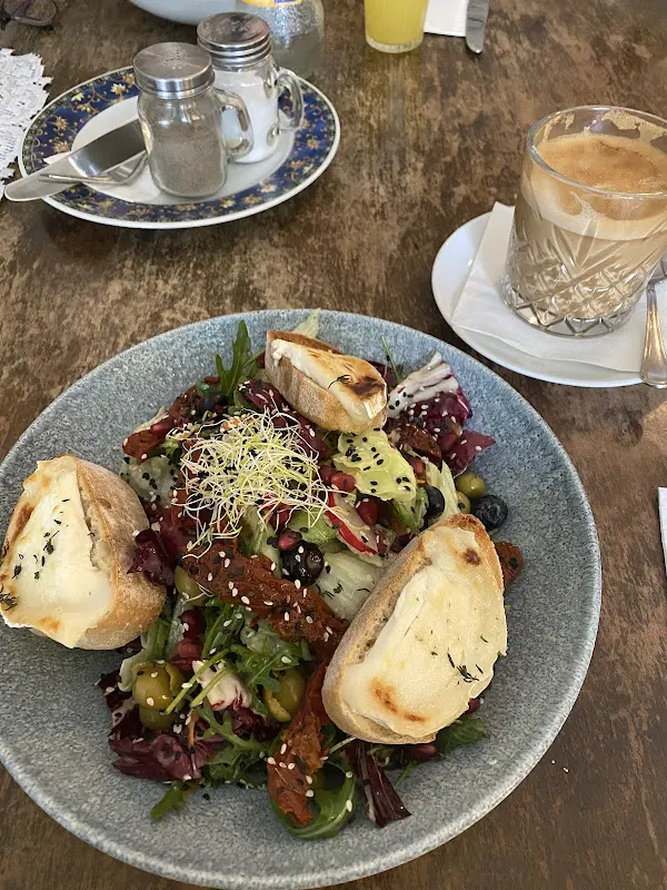 C G (CryinaG)_PapalaCup_Berlin_review