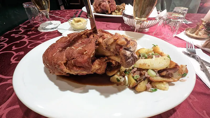 Vlad Krem_Schöneberger Weltlaterne_Berlin_review