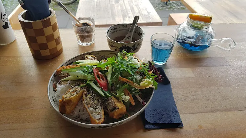 Moon Cuisine Weißensee_Berlin_slider_image_3