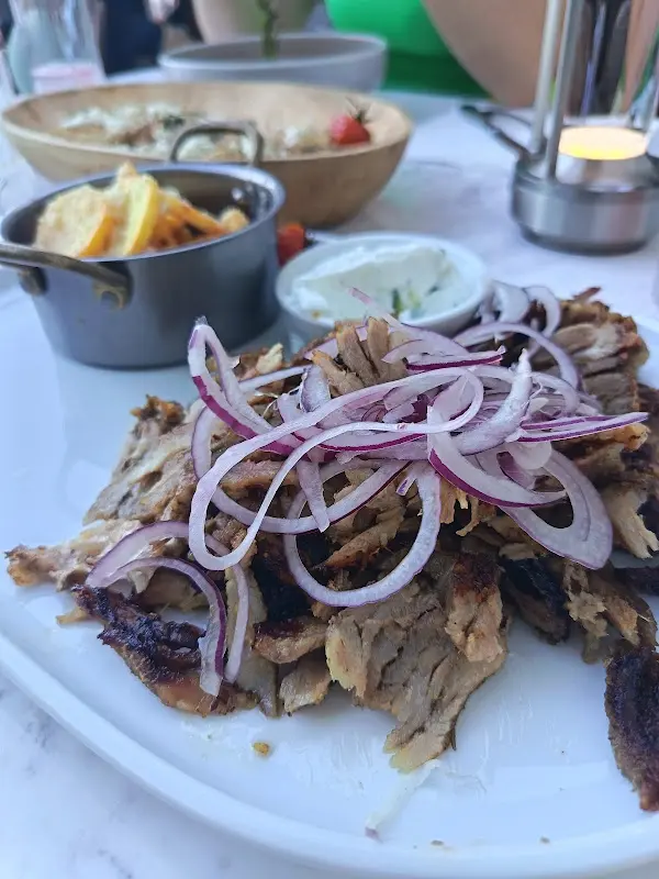 katherine acosta_Ormos by Milchhäuschen_Berlin_review