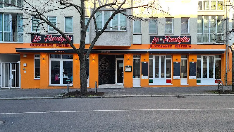 La Famiglia_Berlin_slider_image_1