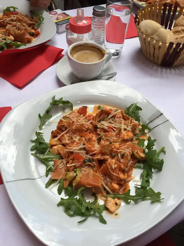 La Famiglia_Berlin_slider_image_2