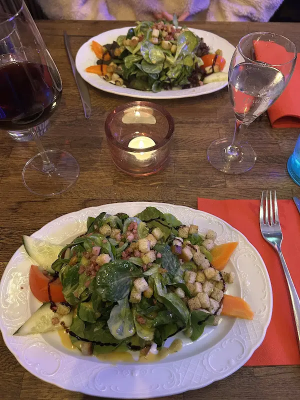 Mikaela G_Immer Satt_Main_review