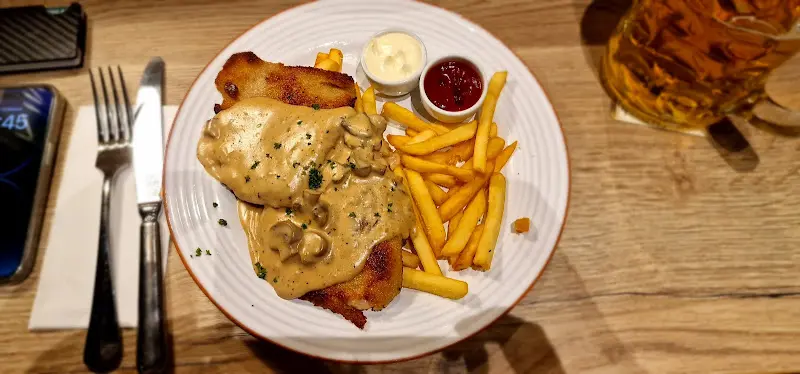 Christopher Dyer_Restaurant Klosterhof_Main_review