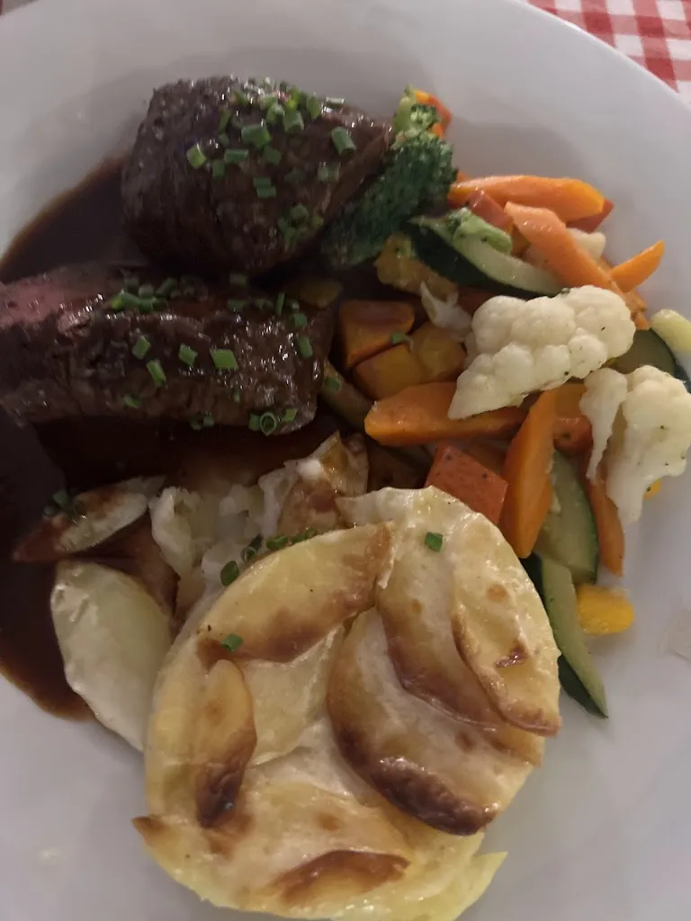 Mercedes Chantilly_Restaurant & Weinhandel - Domaine 1795_Baden-Baden_review