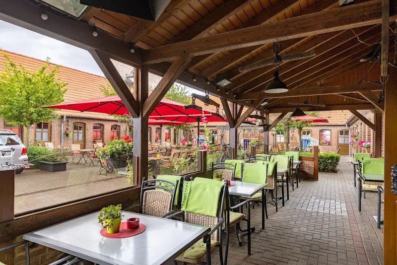 Zur Schmiede Landhotel & Gasthof restaurant in Göhren-Lebbin