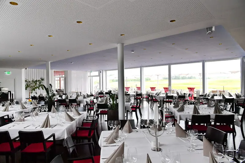 Café & Restaurant im Golfpark Schloss Wilkendorf restaurant in Altlandsberg