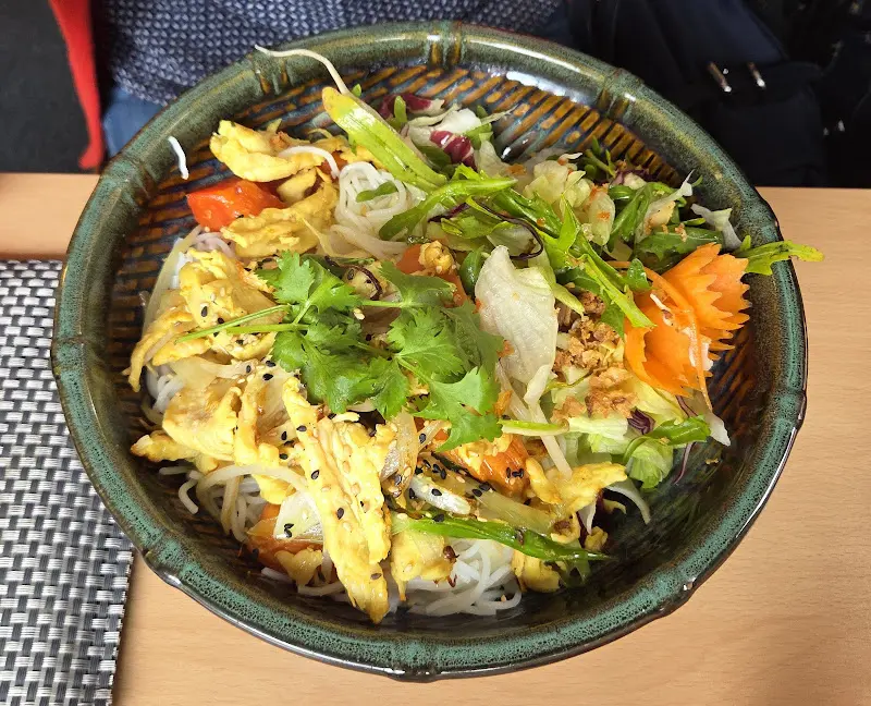 Frank Sauer_Vietnam Kitchen_Baruth/Mark_review