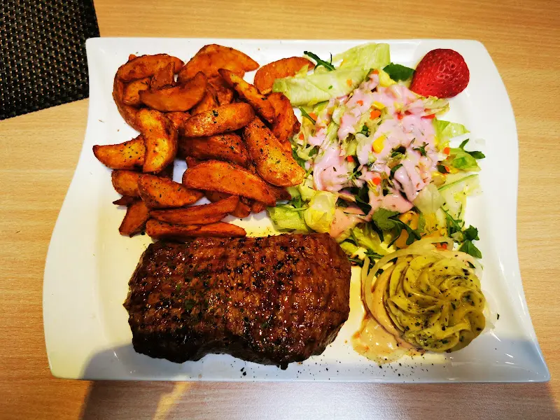 Gaststätte Sportlerklause & Bowlingbahn_Beeskow_slider_image_3