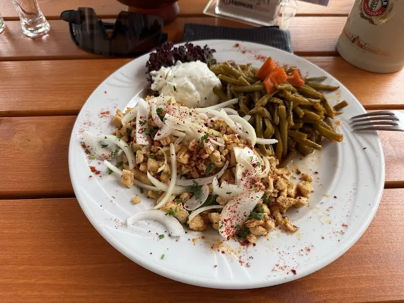 Roger Karpinski_Taverna Mykonos_Biesenthal_review