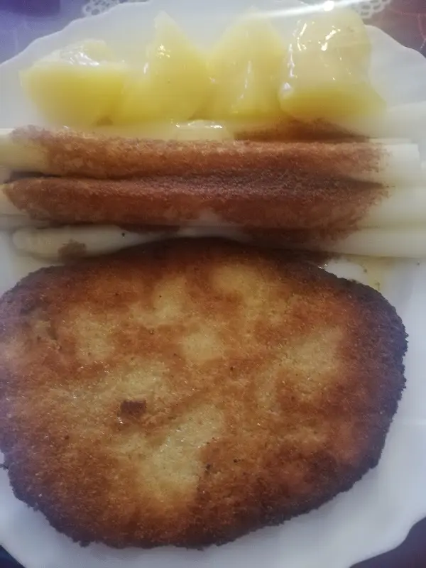 Claudia Hofmann_Eiscafé Weiner_Calau_review