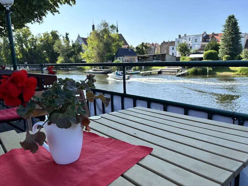 Sven Becker_Gaststätte Zur Insel_Havel_review