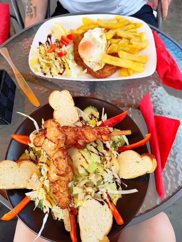 Julia B._Gaststätte Zur Insel_Havel_review