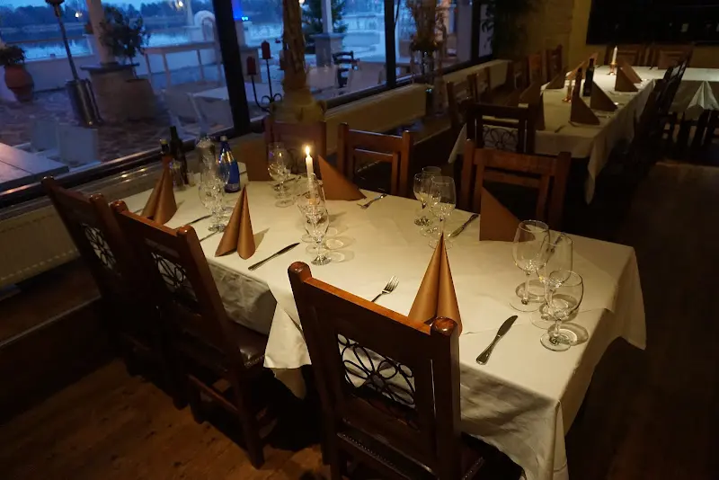 Restaurant Mesogios_Havel_slider_image_1