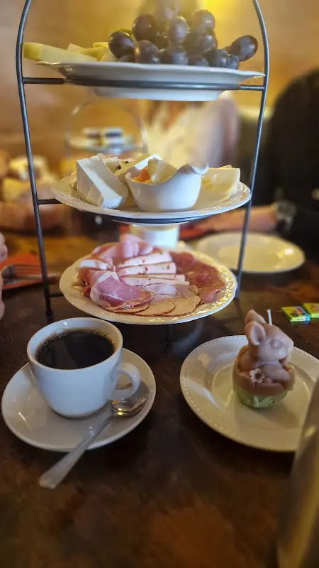 Rosenrot_93_Fontane Lounge mit Kajakverleih_Havel_review