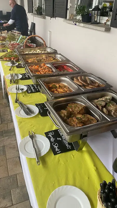 Galina S_Fritze‘s Bootshaus UG_Magdeburg)_reseña