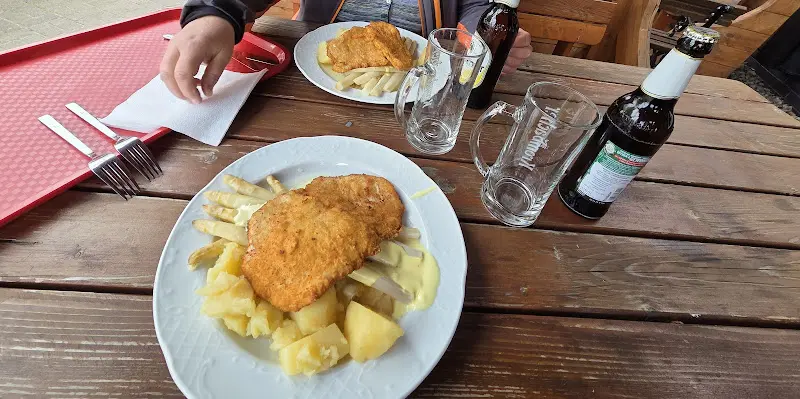 Kaffee, Restaurant & Spezialitäten_Burg_slider_image_3