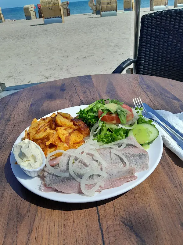 Little. Woman_Fischhuus_Dahme_recensione