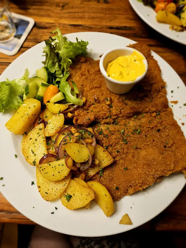 Emma Lisbon_Gasthof Falkenhorst_Zittau_review