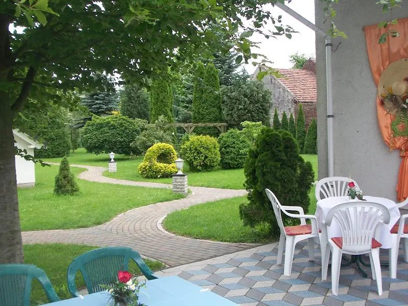 Hotel & Restaurant "Zum blauen Dach" - Gerd Köchler ristorante a (Lausitz)