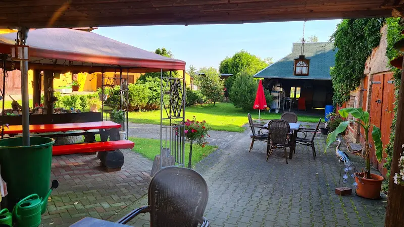 Stadtgespräch in der Bauernschänke | Gaststätte, Pension & Camping_(Lausitz)_slider_image_1