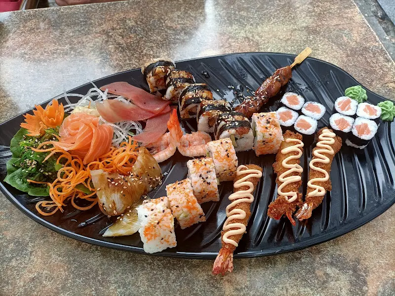 MCHella - AsiaFood & Sushibar_(Lausitz)_slider_image_2