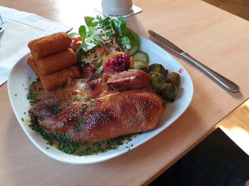 Isa Diedrigkeit_Hornoer Krug__review