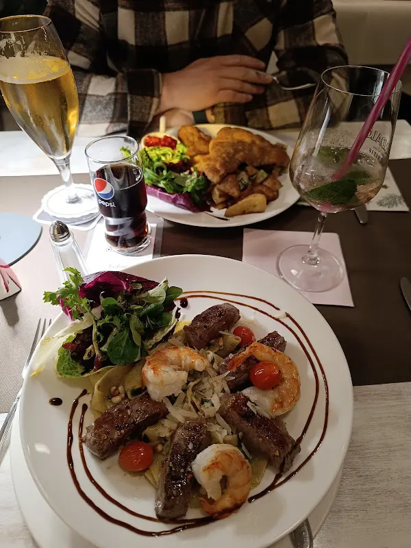 Elisa Scherz_Restaurant und Café Lorenz_Friedland_avis