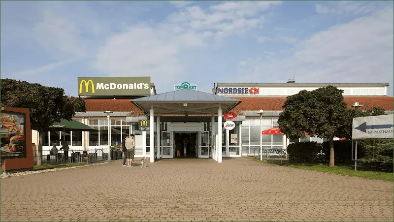 Tank & Rast Raststätte Linumer Bruch Nord_Fehrbellin_slider_image_1