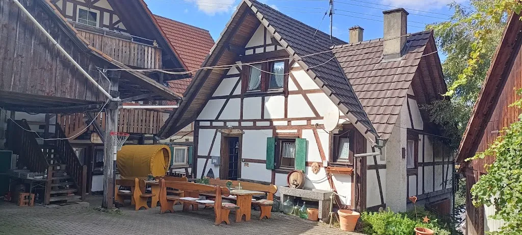 Kamila Mietkiewicz_Winzerhof Doll Straußwirtschaft Ortenau Wohnmobil Stellplatz Doll's Edelbrände_Kappelrodeck_review