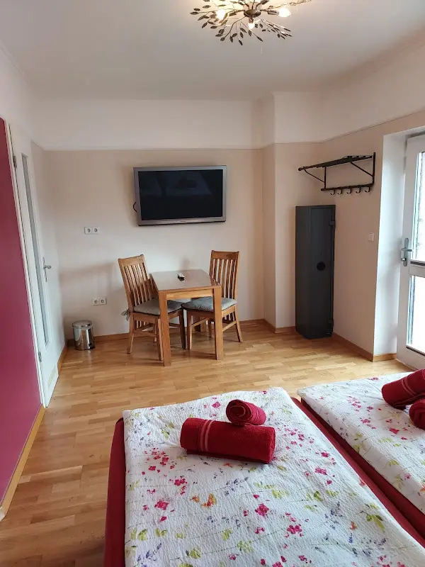 Gastlichkeit "Gans Anders" - Pension restaurant in Gerswalde