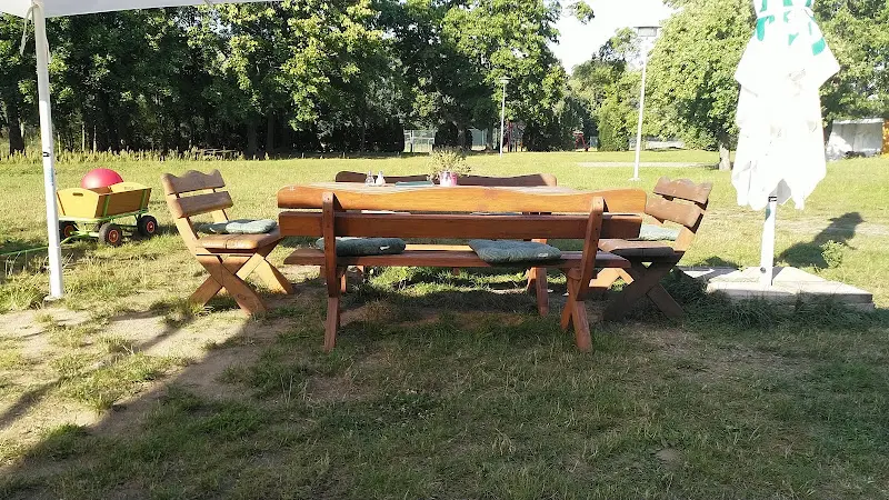 Bruni S._Dorfkrug Meseberg_Gransee_review