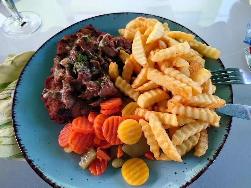 Restaurant Dorfkrug_Großkmehlen_slider_image_3