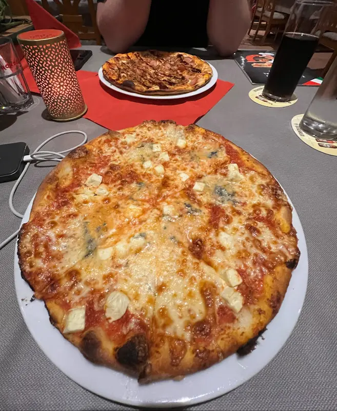 Pizzeria Da Salvatore restaurant in Ortrand