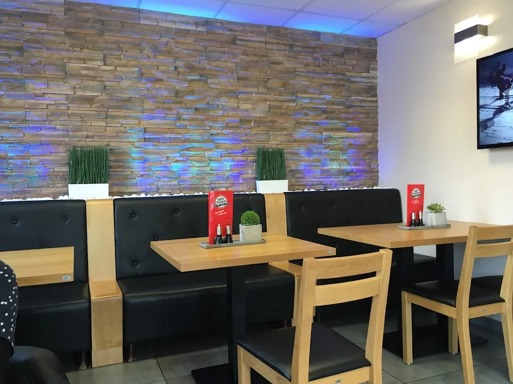 Hot Pizza restaurant in Achern