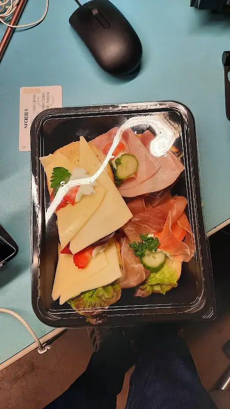 Neon kanert_Stefans Restaurant & Catering_Teltow_review