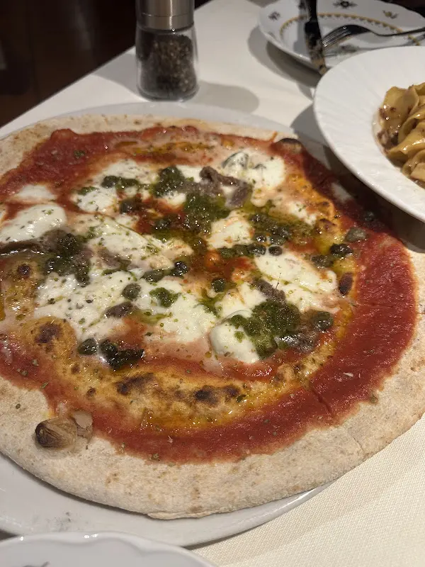 Paloma Ye_Restaurant Pizzeria Sal Fëur_Italy_review