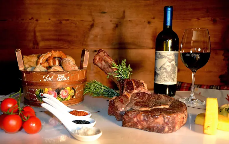 Restaurant Pizzeria Sal Fëur_Italy_slider_image_3