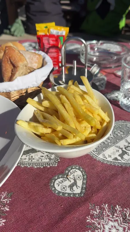 Emmett Gibson_Ristorante La Stua Aprés Ski_Italy_review