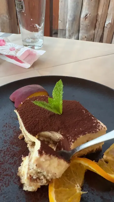 Neha Neupane_Pizzeria Restaurant L Ciamin_Italy_review