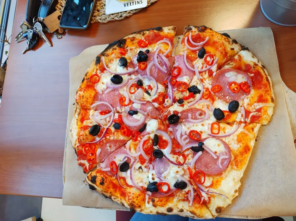 Ljiljana Neubeck_Fellini Holzofenpizza & Salate_Mosbach_Bewertung