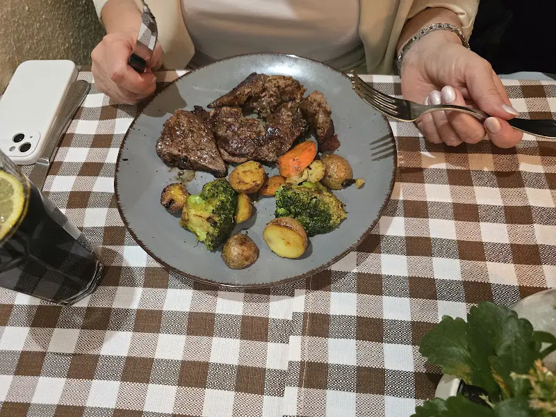 Trattoria Due Fratelli_(Mark)_slider_image_3