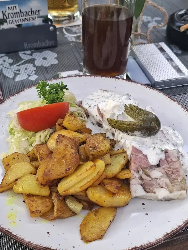 Gaststätte Zum goldenen Löwen_Hohenleipisch_slider_image_2