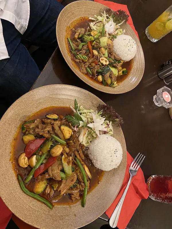 Lina “Marie” Maria_Le My Restaurant_Neuendorf_review