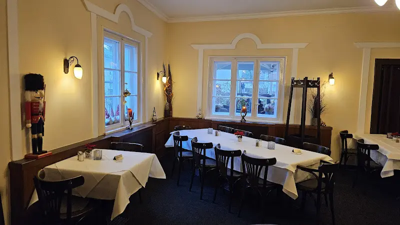 Jägers Restaurant - Jägerhorn KG restaurant in Kleinmachnow