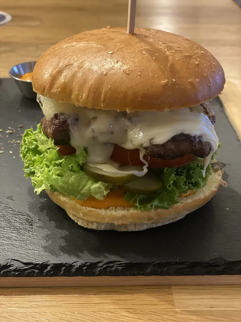 Mike Fortino_Zum Schützenhaus_Bitz_review