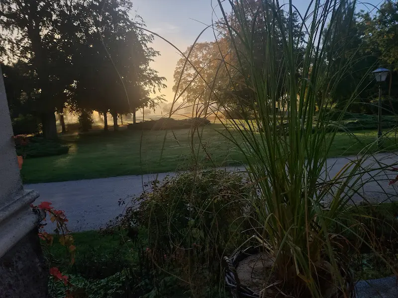 Léon Moreira Prudencio Roerig_Schloss & Gut Liebenberg - Seehaus_Land_avis
