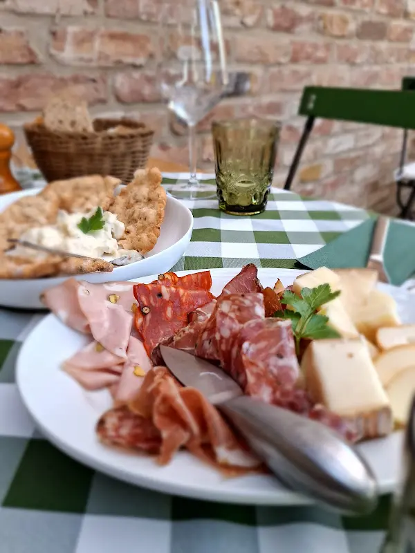 Andrea Schulze_Enoteca VINO e LETTO_Luckenwalde_avis