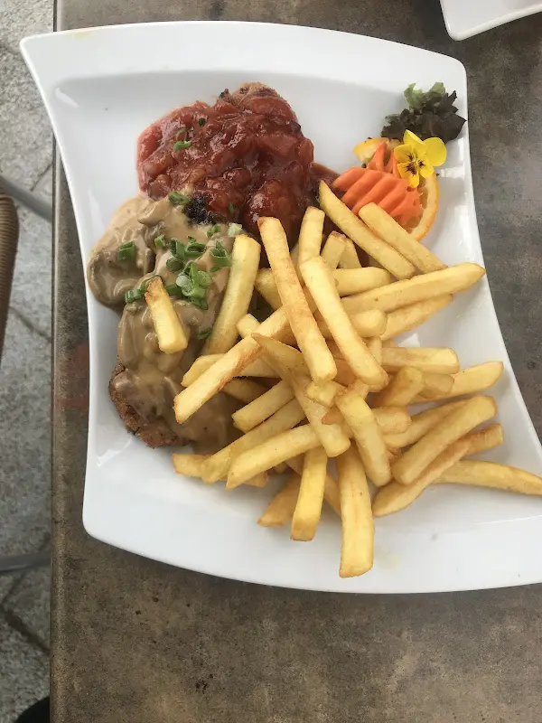 Peer Gerhardt_Cafe u. Restaurant Handrick_Luckau_review