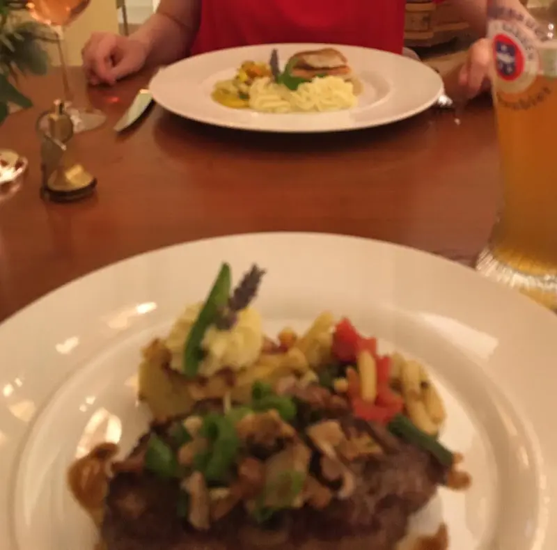 Dominique St. John_Schloss-Restaurant LINARI Lübbenau_Lübbenau/Spreewald_review